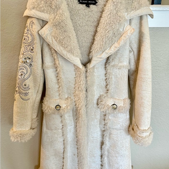 Blanc Noir Cream Leather Jacket with Embroidered Details - Picture 7 of 8